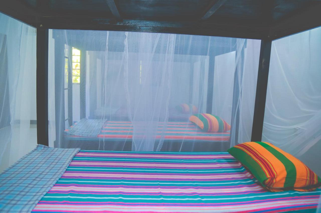 Hikka Surf Hostel Hikkaduwa Zewnętrze zdjęcie