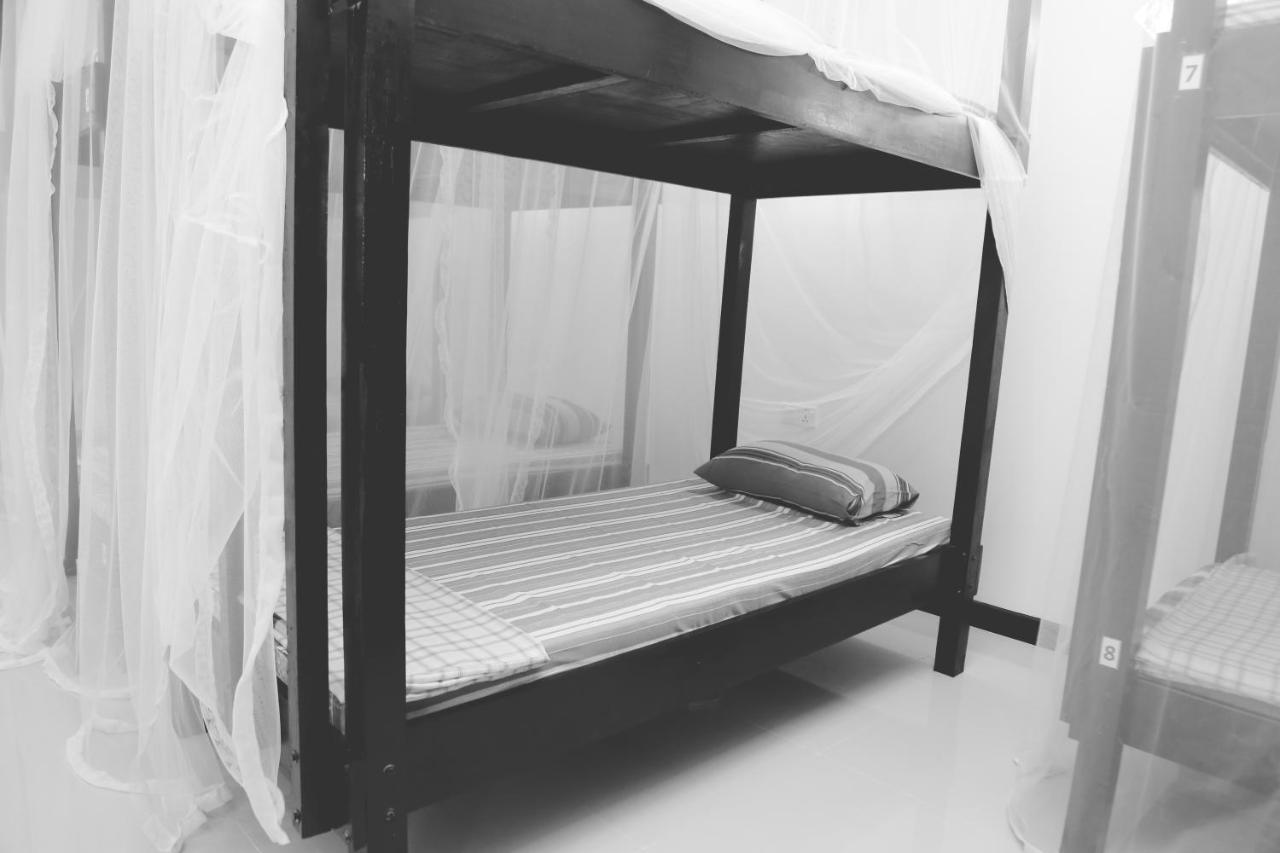 Hikka Surf Hostel Hikkaduwa Zewnętrze zdjęcie